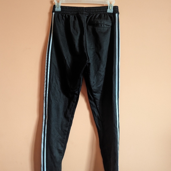 Adidas jogging pants - Picture 2 of 4